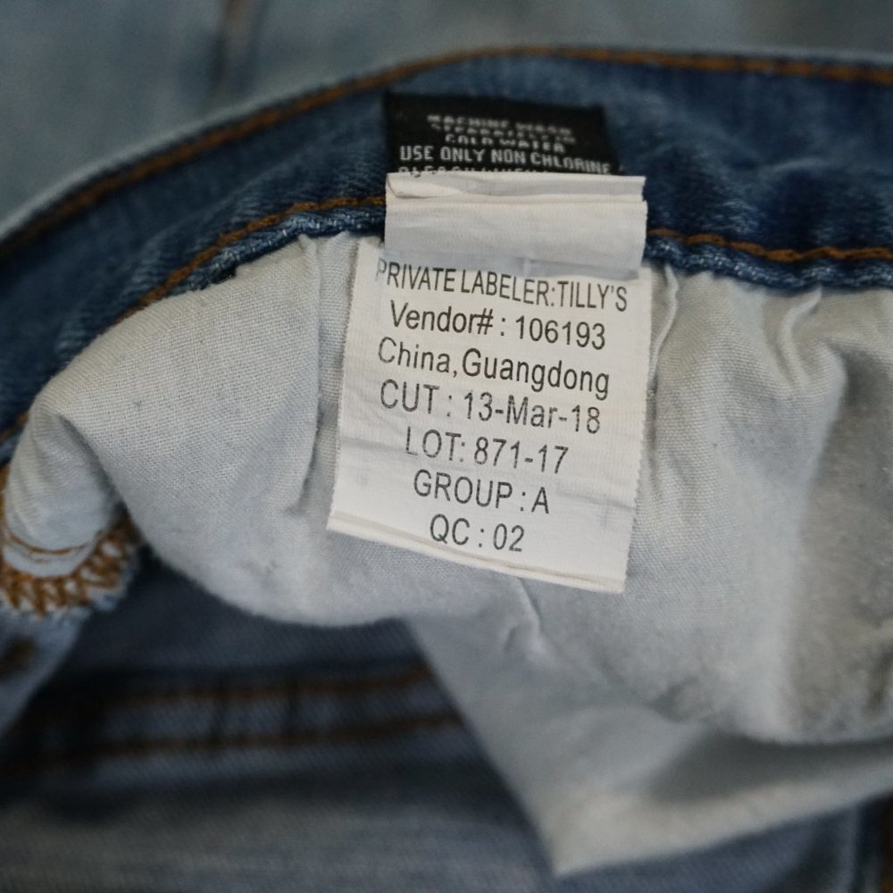 Boy's Tilly's Distressed Size 16 Jeans - Picture 9 of 10